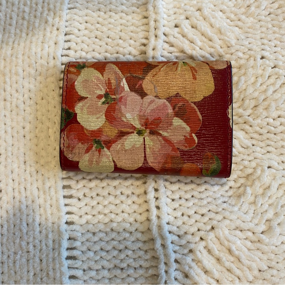 Gucci Red and Pink Floral Key Holder